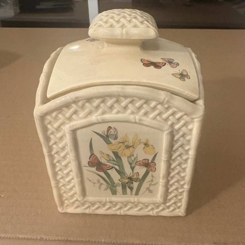 Vintage Enesco 1978 Ceramic Butterfly Garden Trellis Container w Lid Japan